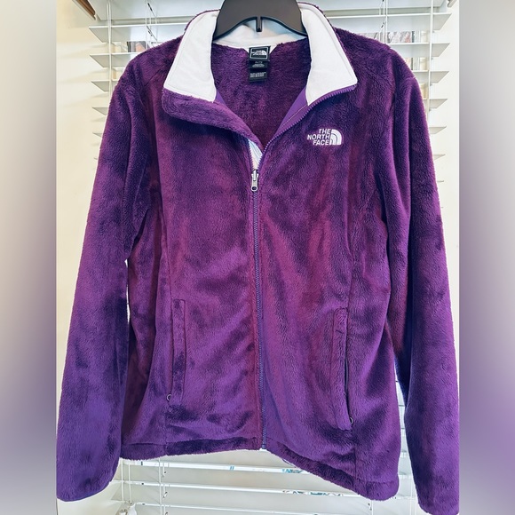 The North Face Jackets & Blazers - NORTH FACE Women’s Coat Jacket. Super Soft Fleece.  Purple  cream color collar.
